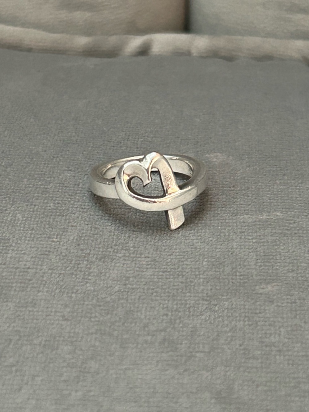 ❗️SOLD❗️Tiffany & Co. Silver Heart Ribbon Ring